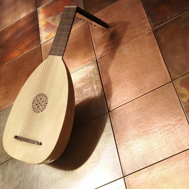 Ceramica artistica metallo Ottone decorato 15x15 cm