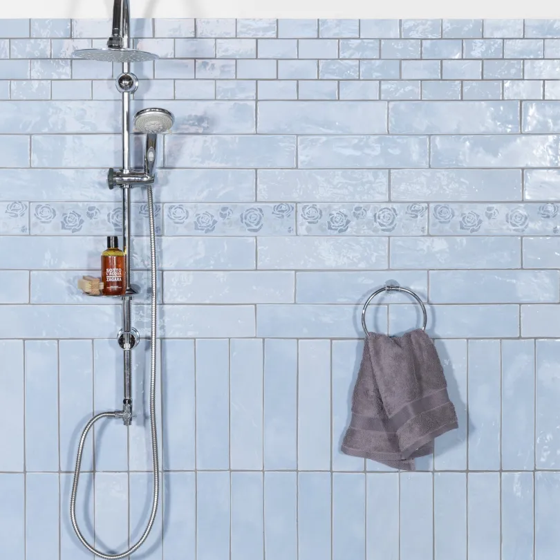 Carrelage mural bleu clair 8X32 cm